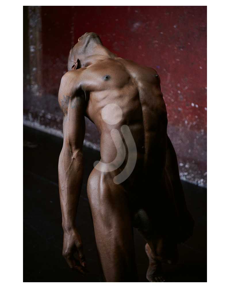 Photographie Sean Patrick, dancer in the dark, Paris 2020 Photographie Sean Patrick, dancer in the dark, Paris 2020