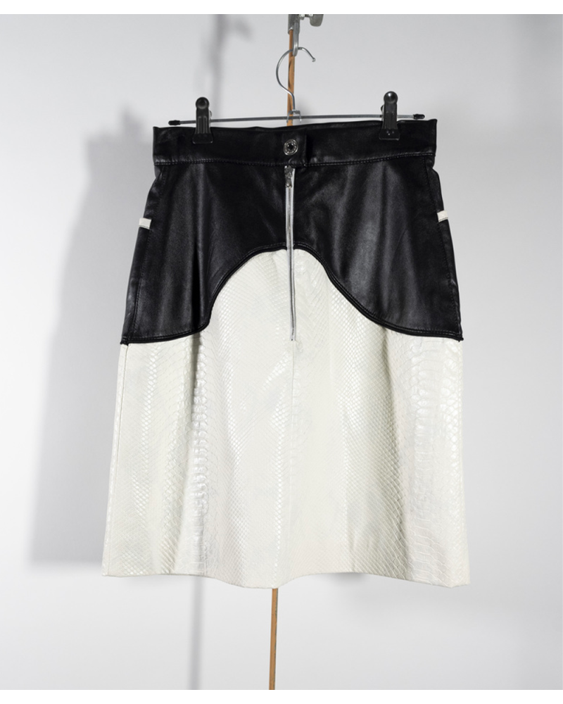 Mini Jupe en simili cuir Mini Jupe en simili cuir