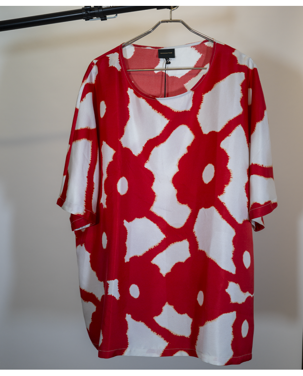 T-shirt bleeding flowers T-shirt bleeding flowers