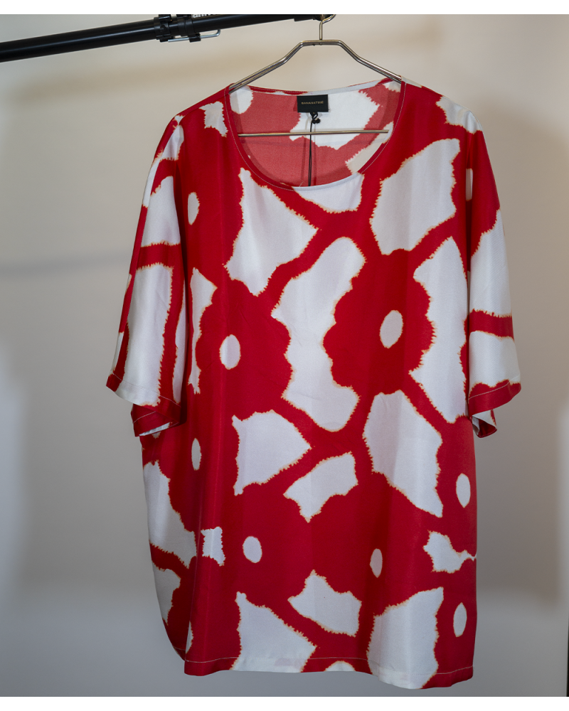 T-shirt bleeding flowers T-shirt bleeding flowers