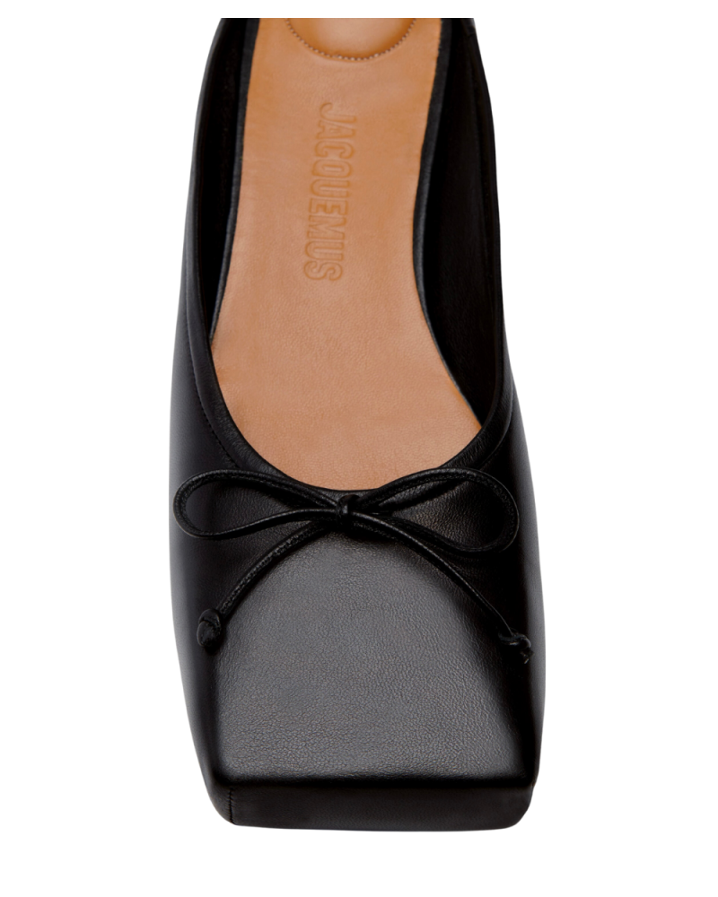 サンダル・ミュール LES MULES PLATES BALLET BALLET JACQUEMUS Les Mules Plates Ballet Flats in White | endource