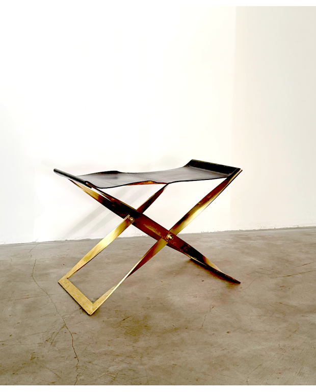 Tabouret Kaljerone bronze doré/cuir noir