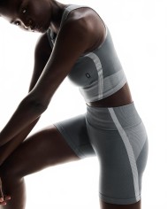 Studio Knit Shorts 1 Women - On Running - Rock / Glacier Studio Knit Shorts 1 Women - On Running - Rock / Glacier