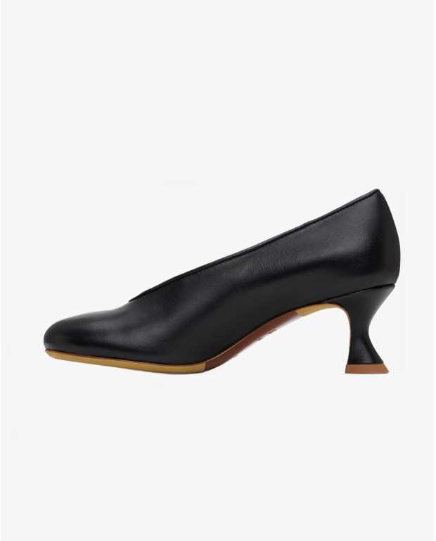 Canard Leather Court Shoes - Moschino - Black